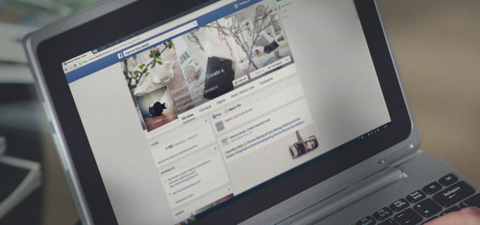 social media marketing campaign on computer